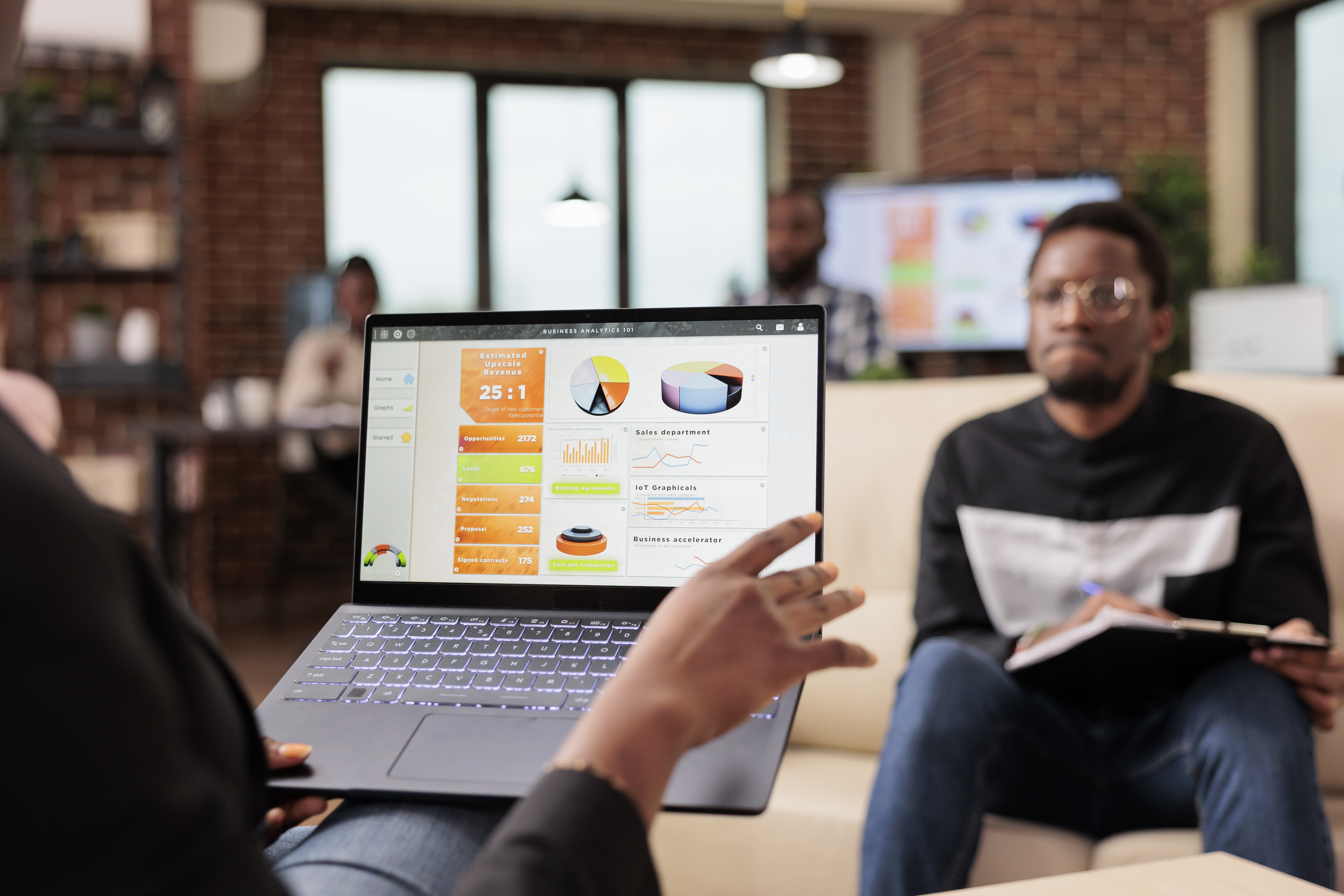 How to Evaluate Service Providers Online Before Hiring