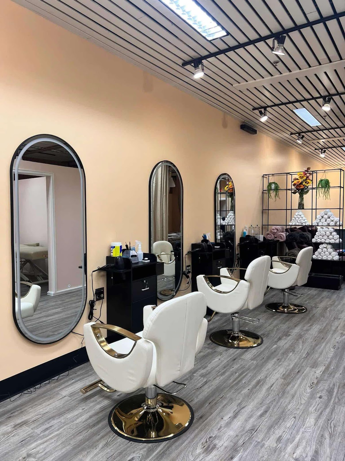 His & Her Beauty Salon and Day Spa