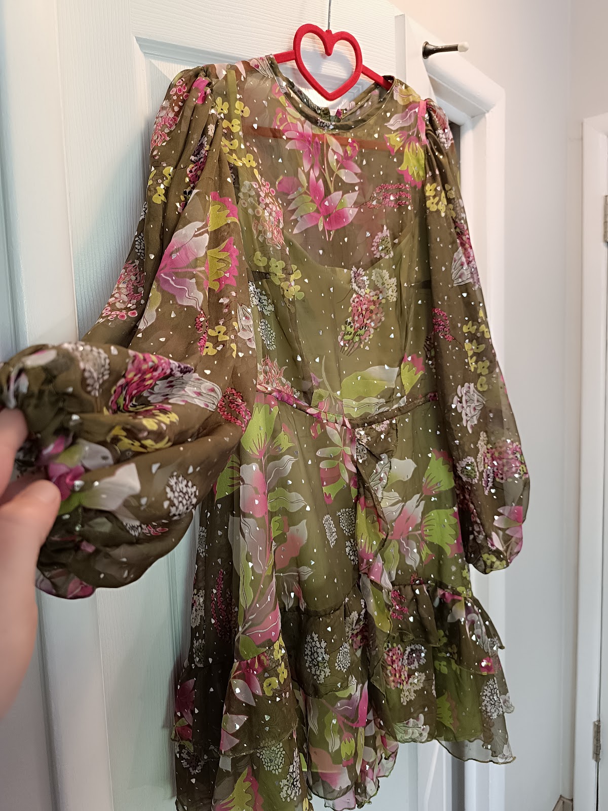 Bee's Alterations & Drycleaning Depot