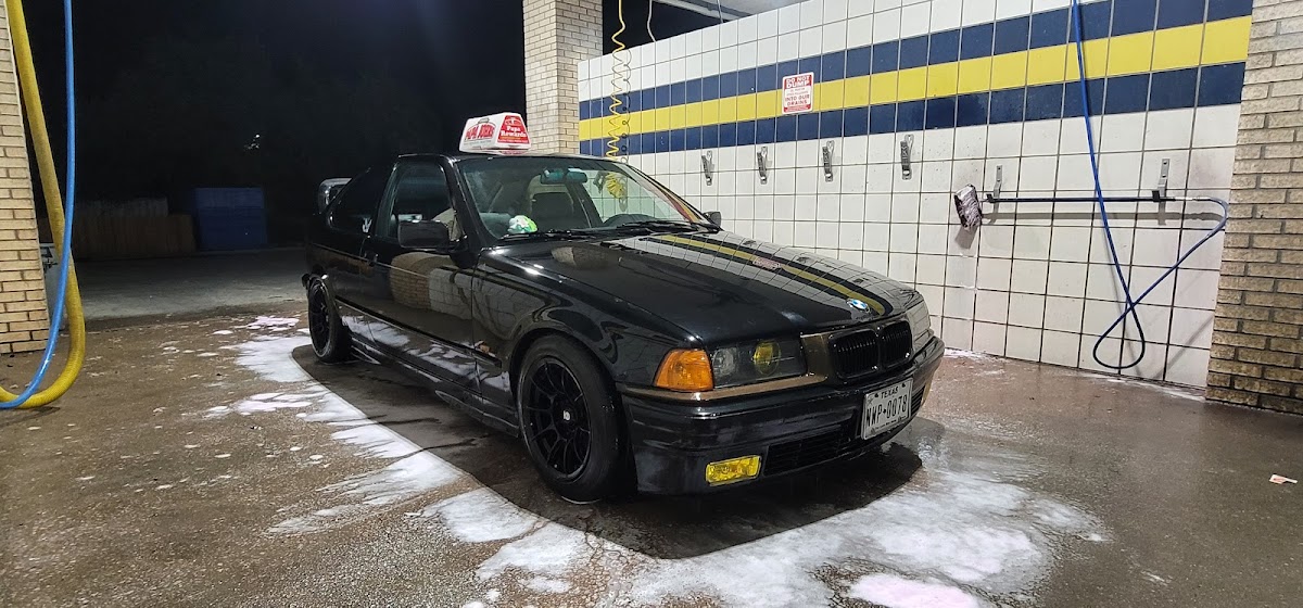 Mr. Sharky's Car Wash - Menchaca