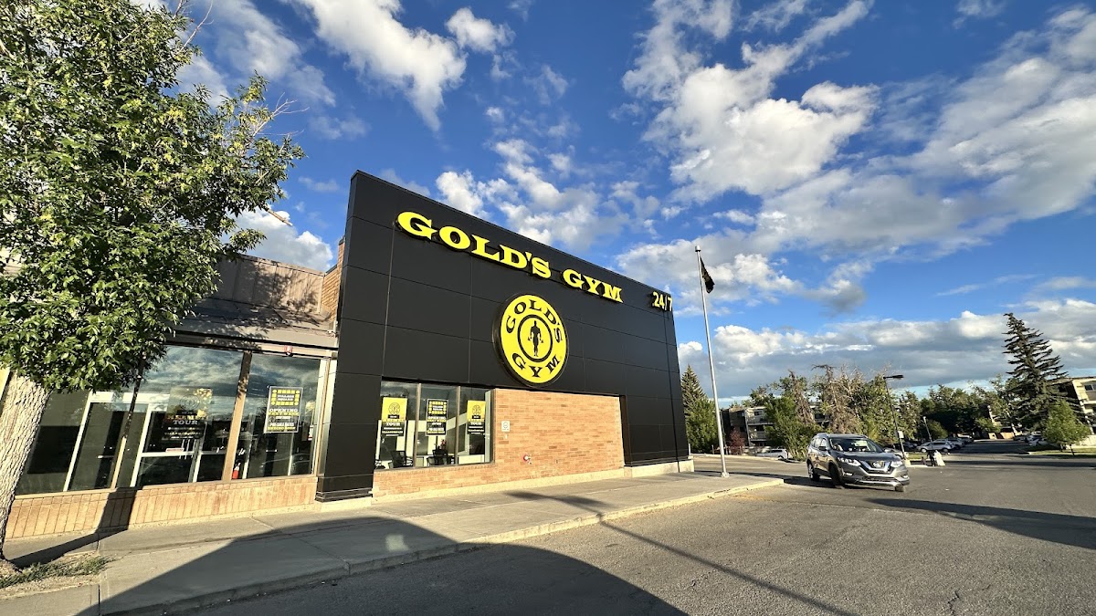 Gold's Gym Calgary Village Square