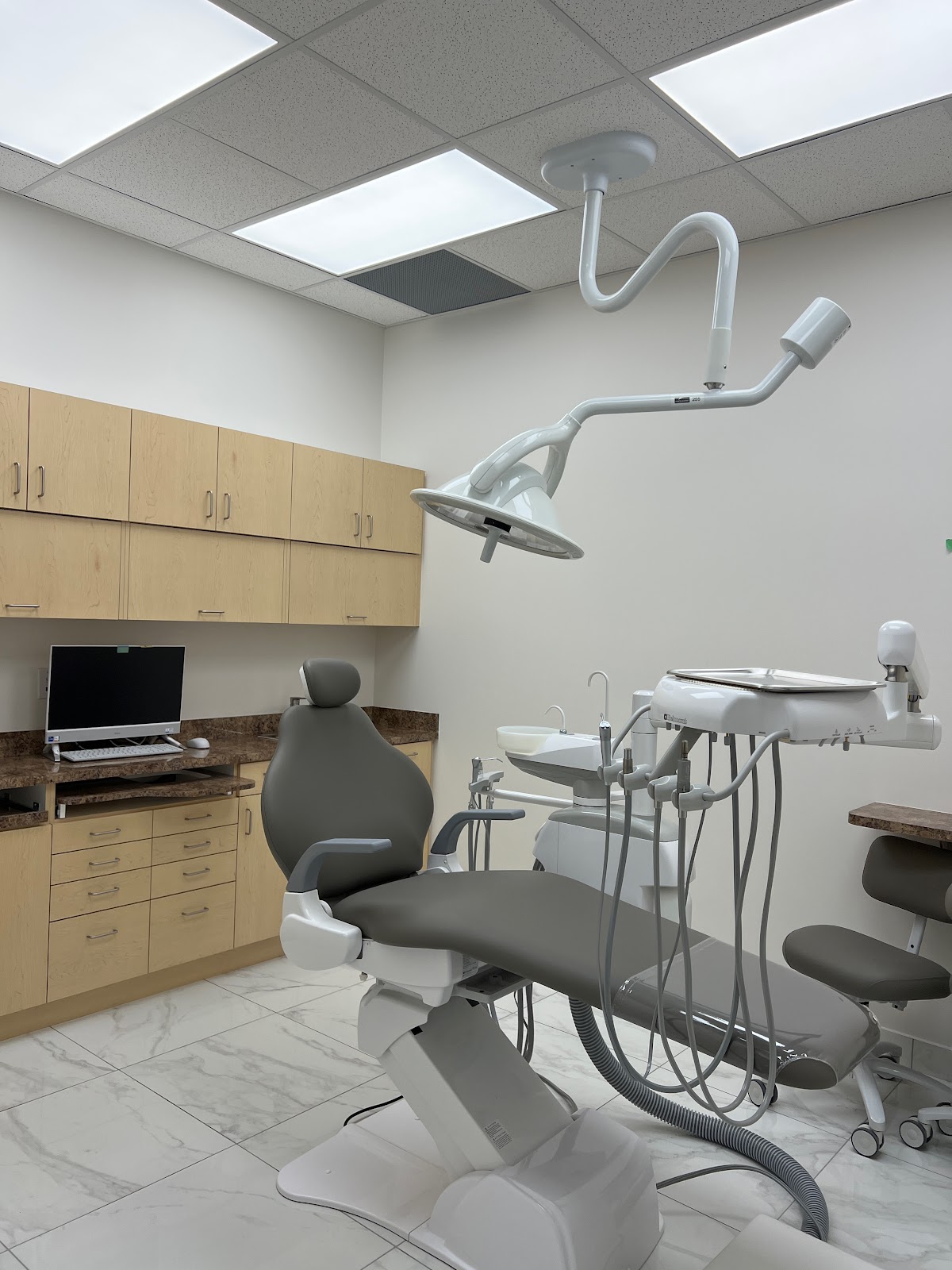 Maple Vaughan Dental