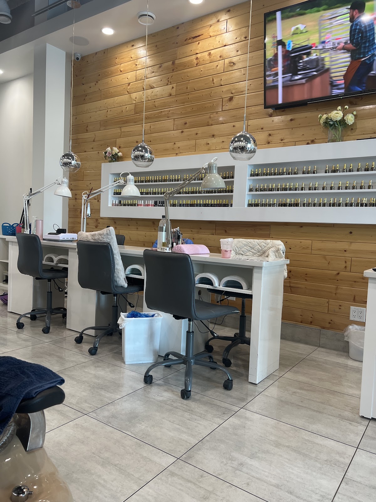 STARLIGHT Nails and Beauty Spa