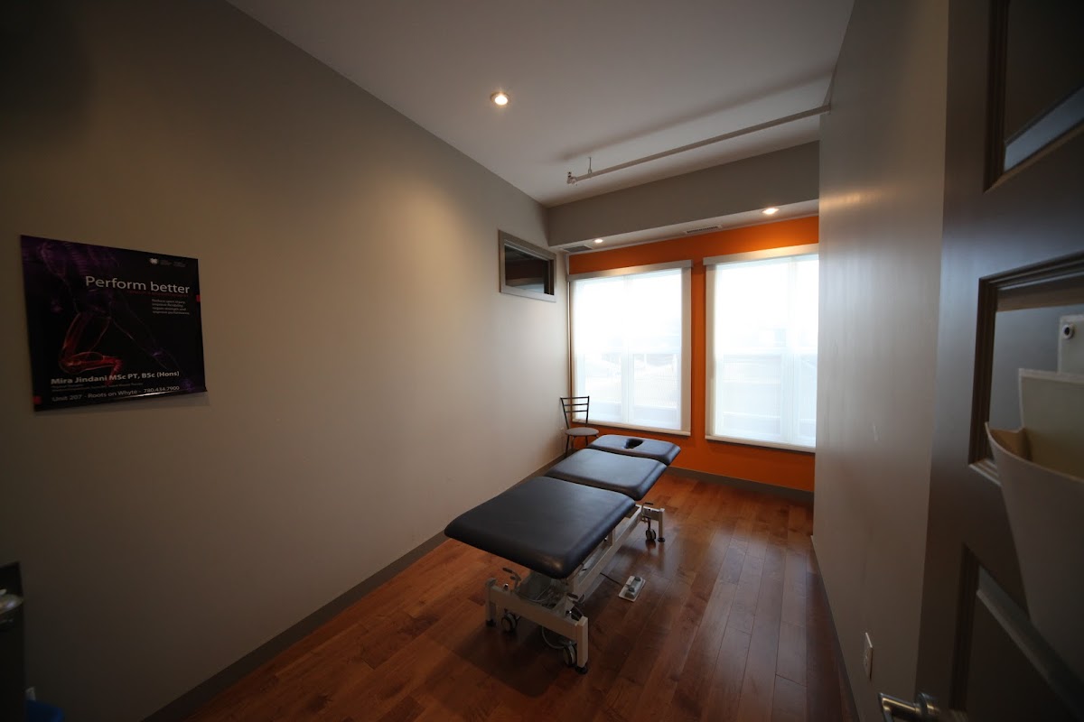 Whyte Ave Sport & Spine