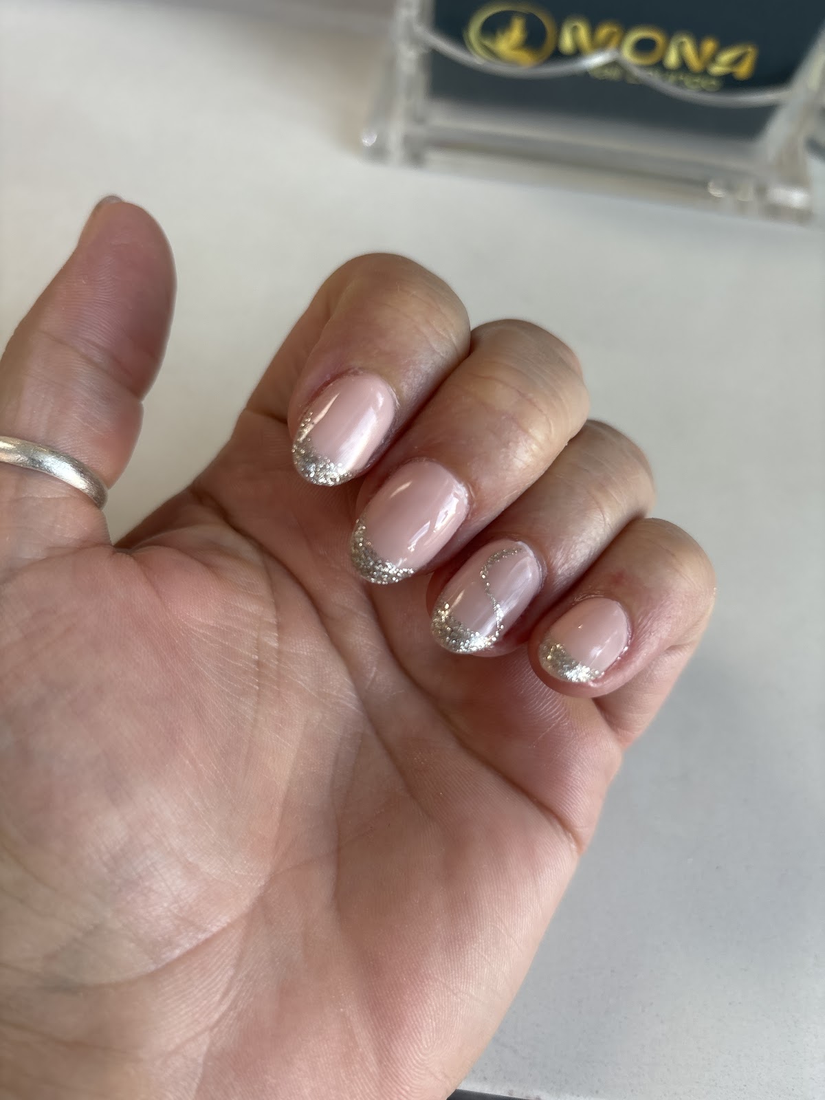 Mona Nail Lounge