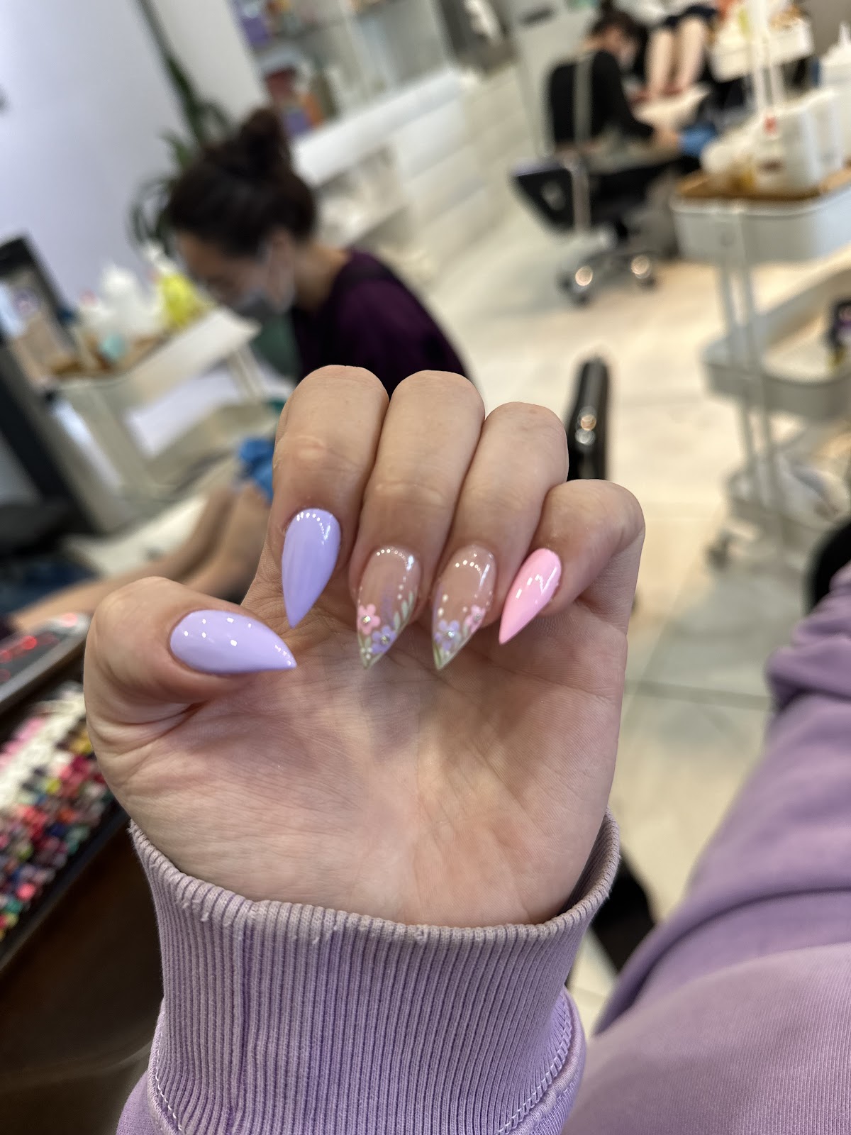 EM Nails & Beauty Bar