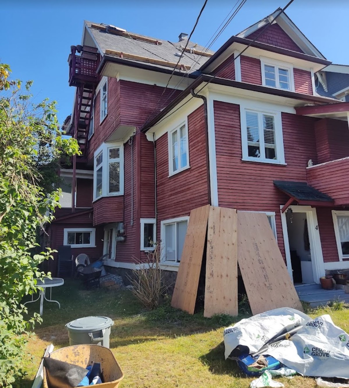 Rogers roofing & construction