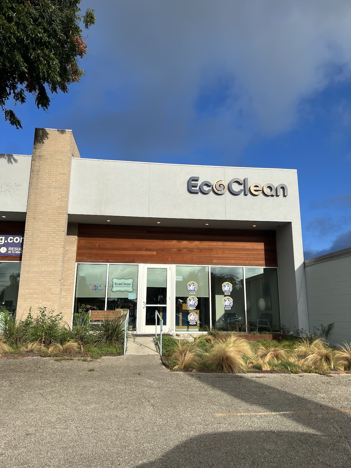 EcoClean Green Dry Cleaner & Laundry