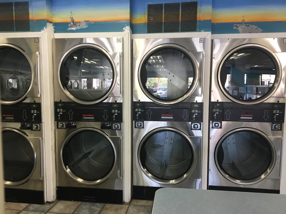 Laundryscape on Midway