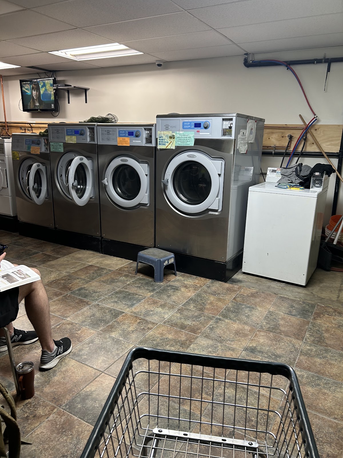 Wash & Go Laundromat Express