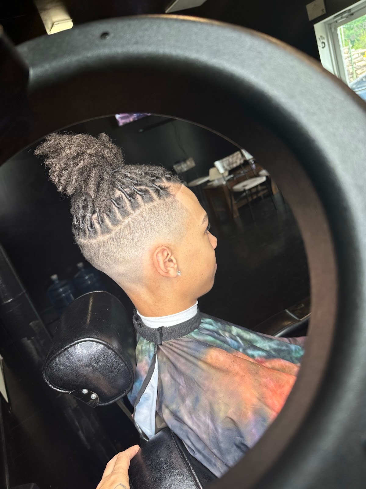 Dancing Barbing Salon